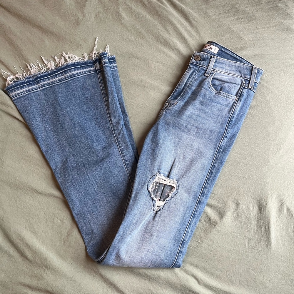 Hollister Patched Flare Jeans — Size 3R!!